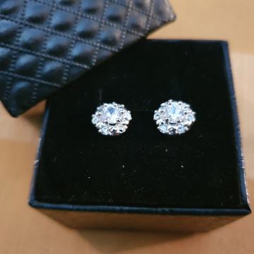 Srebrne naušnice na šaraf, 925, sa prozirnim kamenom