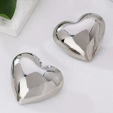 SREBRNE NAUŠNICE SRCE - NOVO