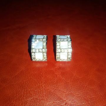 Stare bijele naušnice - BIŽUTERIJA