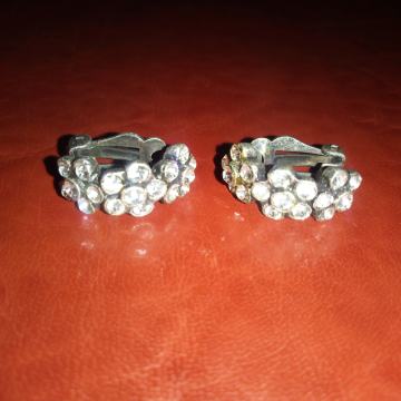 Stare bijele naušnice - BIŽUTERIJA