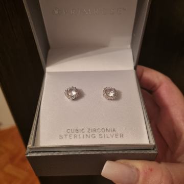 Ženske naušnice ,nove