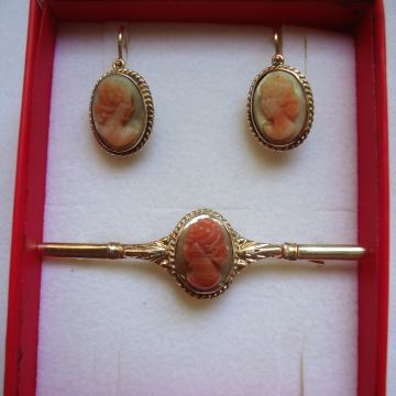ZLATNE NAUŠNICE I BROŠ KORALJ - STARINSKI  KOMPLET 14kt ZLATO 585