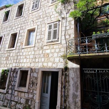 ***SNIŽENO ***2 KUĆE U KUNI PELJEŠKOJ+100.000m2 ZEMLJIŠTA