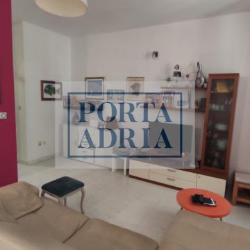 NOVO***2-SOBAN KOMFORAN STAN S VRTOM