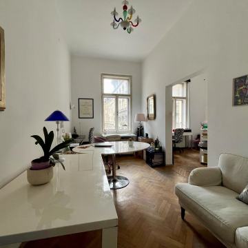 2 UREDA (81 m2 i 15 m2) S DVA PARKINGA, DONJI GRAD, PALMOTIĆEVA