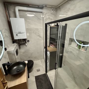 4-SOBAN STAN S BALKONOM, GARAŽOM, 2 VPM I KOMADOM VRTA