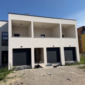 4soban stan: Zagreb (Oporovec), 110.00 m2,vrt 120m2,Garaža novogradnja