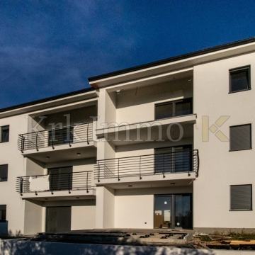 Novi apartman na drugom katu s pogledom na more!