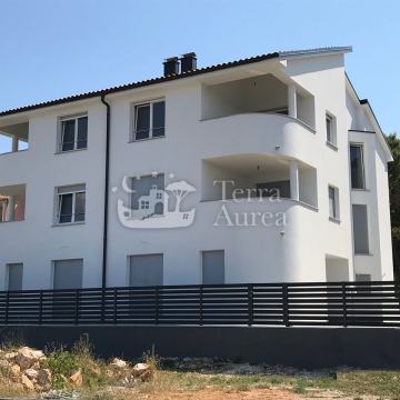 Apartman na veoma dobroj lokaciji, Malinska, otok Krk