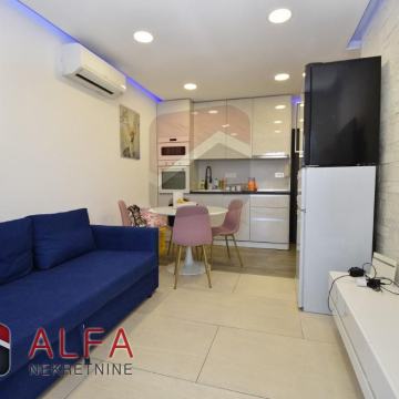 Apartman: Vodice, prodaje se jednosoban namješten apartman u prizemlju