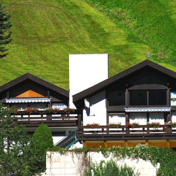 Apartmanska kuća, skijalište Grossglockner Austrija, 6 apartmana, 710m