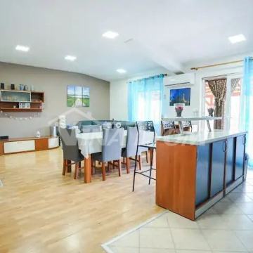 Apartmanska kuća 100m od dvorane Višnjik Zadar