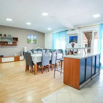 Apartmanska kuća 100m od dvorane Višnjik Zadar