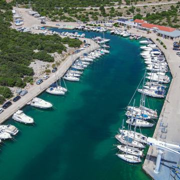 Atraktivno zemljište 1.red do mora