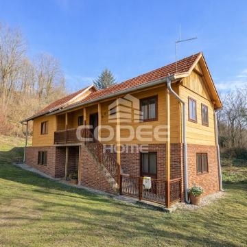 AUTOHTONA DRVENA KUĆA (ČARDAK) 143 m² | ZA RENOVACIJU