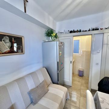 **Bačvice, trosoban stan, odlična lokacija**