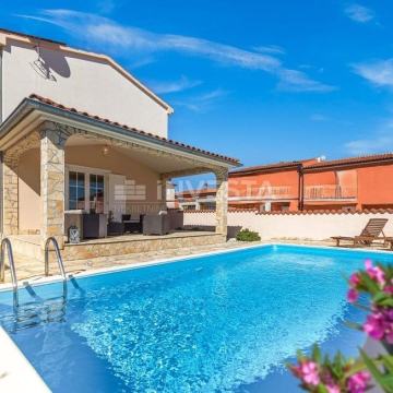 Barbariga, opremljena samostojeća kuća s bazenom i garažom