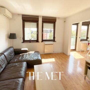 BEZ PROVIZIJE | JARUN BLIZU JEZERA | 3-SOBNI | 2 BALKONA