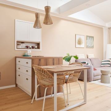 BEZ PROVIZIJE | LUKSUZNO NOVOUREĐEN 2-SOBNI | KOD KVATRIĆA | BALKON