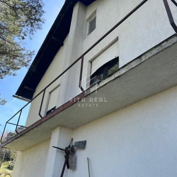 Bijeg iz grada: kuća u Kašini s 3000 m² zelenila