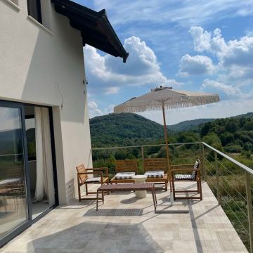 Blaguša, novouređena luksuzna kuća od 300 m2