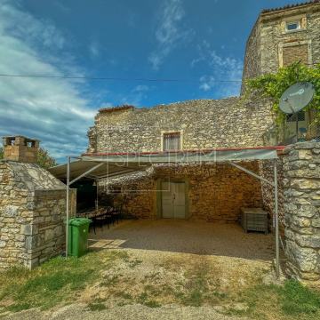 Brtonigla, kamena kuća za adaptaciju