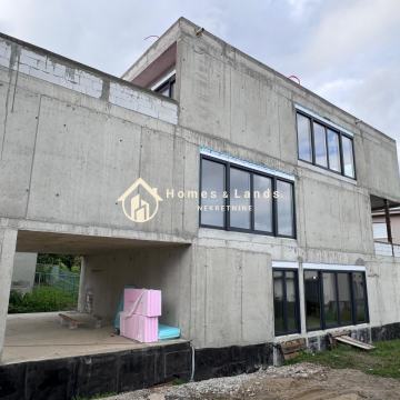 Zagreb,Remete,4-S stan 116m2(S1) s velikim vrtom,parkingom i GPM