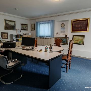 Bukovačka cesta, prizemlje 50m2 sa posebnim ulazom + vl. parking mj.