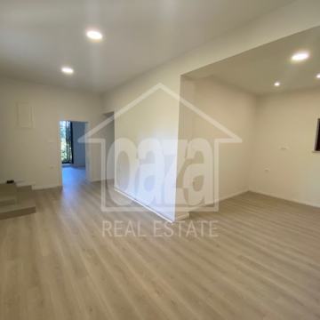 Bulevard, samostojeća kuća sa dva stana + garaža