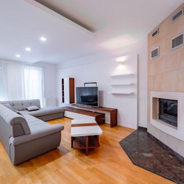 CENTAR GRADA STAN ZA NAJAM 117.48 m2!!!