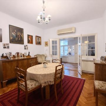 Centar, Gundulićeva, 137m2, 3.5s, građanski stan, parking+garaža