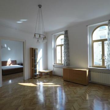 Centar, Primorska, troiposobni, 104 m2, balkon, 1. kat, novouređeno