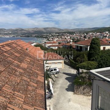 ČIOVO -OKRUG GORNJI- KUĆA S DVOROM