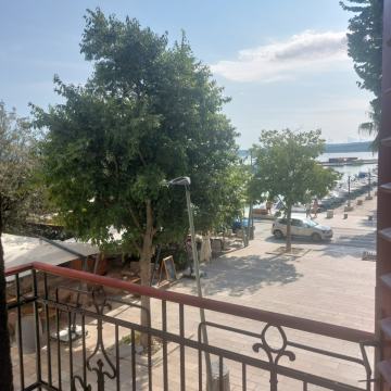 Crikvenica, centar ulični lokal, 39m2 (24+15)+ STAN 82m2, TOP LOKACIJA