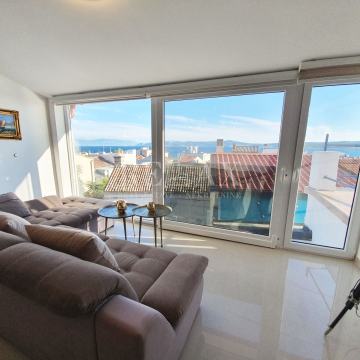 CRIKVENICA - Kuća u centru, garaža, pogled na more