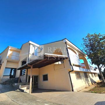 CRIKVENICA - stan na izuzetnoj lokaciji