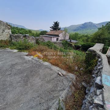 CRIKVENICA-TRIBALJ - GRAĐEVINSKO ZEMLJIŠTE SA POSTOJEĆIM OBJEKTOM