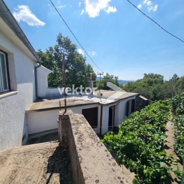 Crikveničko zaleđe, primorska kuća za uređenje