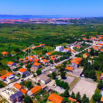 Crno, građevinsko zemljište, 978 m2