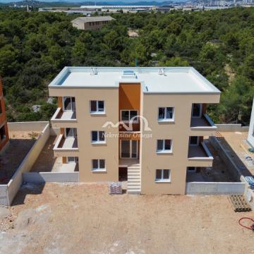 DONJE RAŽINE- JEDNOSOBNI STAN U PRIZEMLJU- VRT 55m2- NAŠ PROJEKT