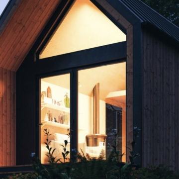 Drvena kućica s terenom