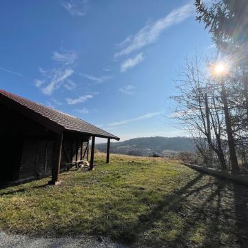 DRVENA VIKEND KUĆA 30 m2 NA PARCELI OD 3880 m2 LEDINEC !!!