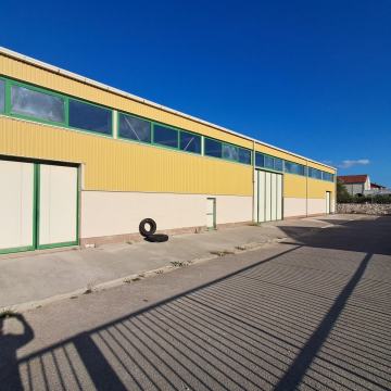 Dubravice (Skradin), skladišni/radiona, 1000 m2 NAJAM