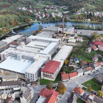 Duga Resa, UREDSKI PROSTORI od 50  do 1.400 m2