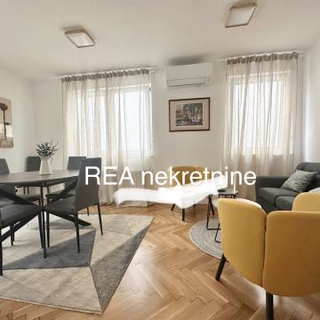 Trešnjevka, Dužice, trosobni stan s garažom