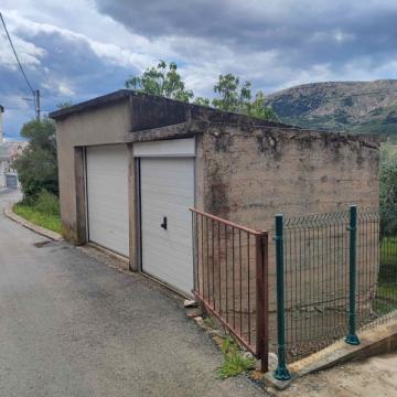 DVIJE GARAŽE 32,84m2 I MASLINIK!!