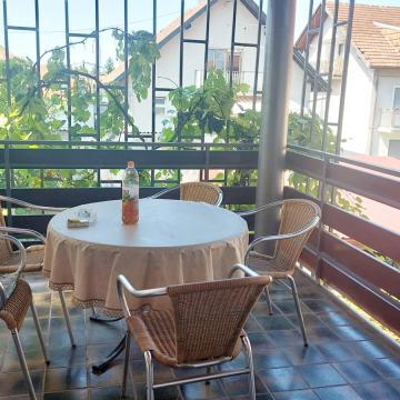 DVOETAŽAN STAN  168.00 m2 NA MALEŠNICI + GARAŽA