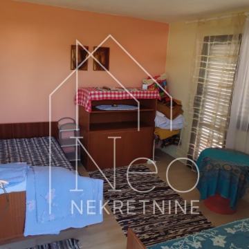 Dvojna kuća, Pirovac