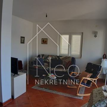 Dvojna kuća s pogledom na more, Šparadići