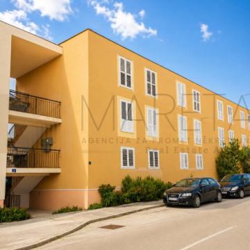 DVOSOBAN STAN 53M2 JAZINE KOD KAMPUSA – U FAZI RENOVACIJE